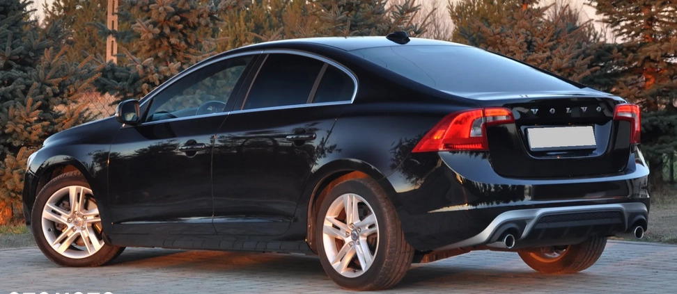 Volvo S60 cena 47800 przebieg: 207000, rok produkcji 2014 z Starachowice małe 529